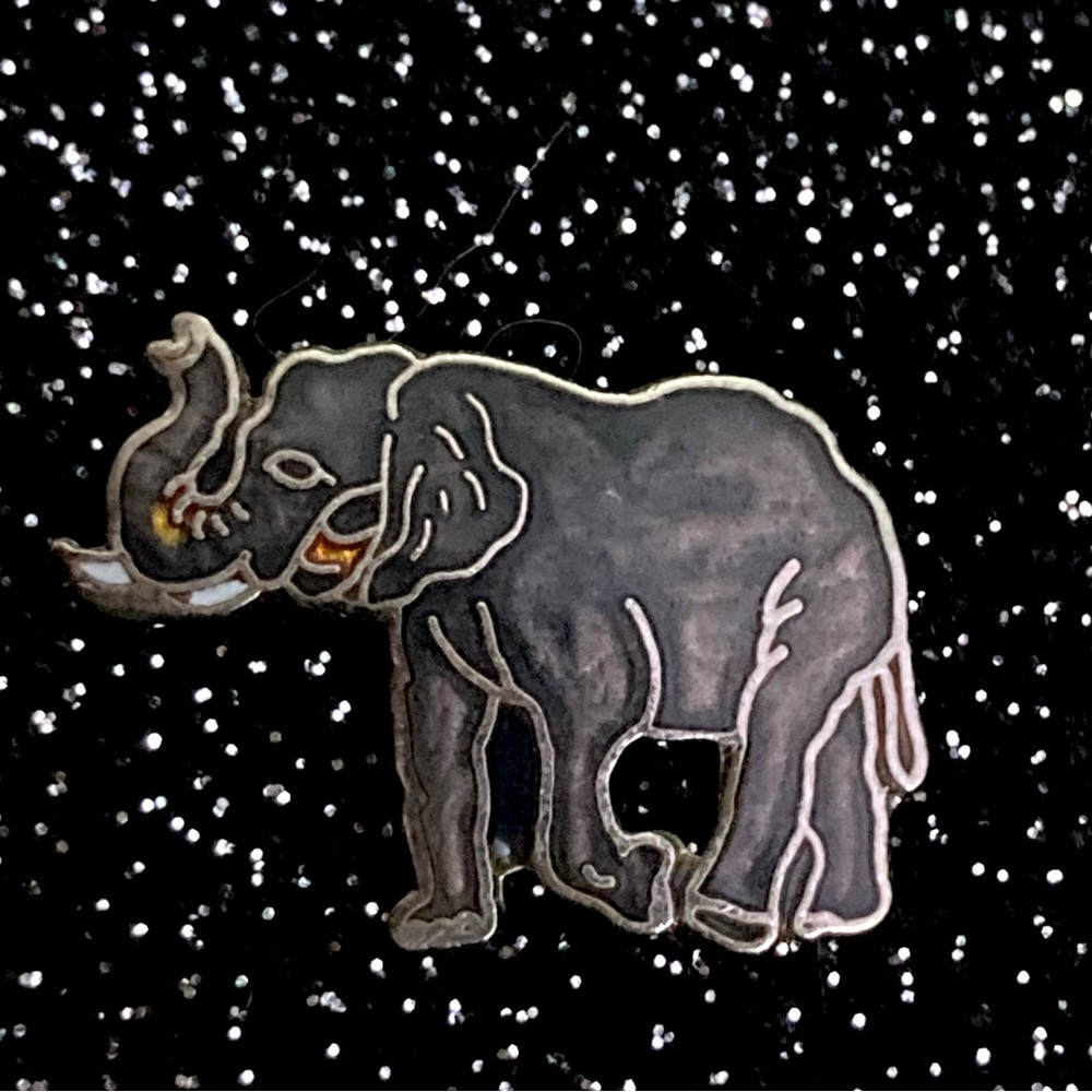 Rare Vintage Enamel Elephant Lapel Pin - Picture 3 of 5